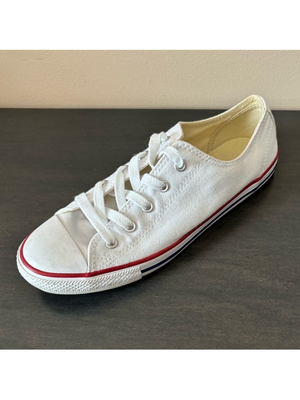 Converse Sz 7.5 White Sneakers
